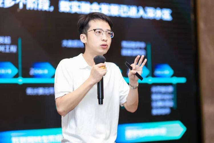 道路运输从业人员从业资格证全国通用,设计策略快速解答_VR型43.237
