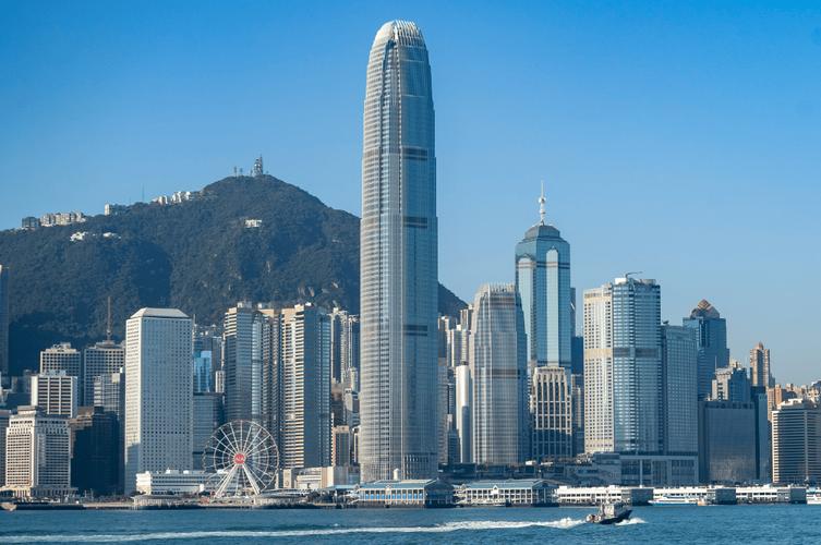 2024年香港正版资料大全最新版本,设计策略快速解答_VR型43.237